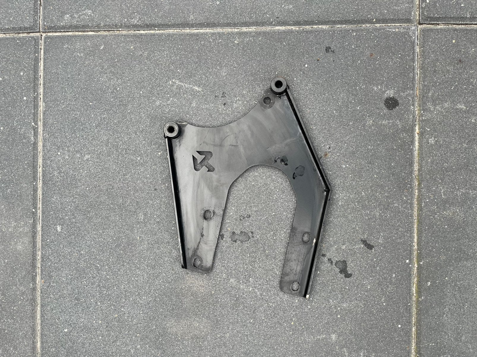 Ophanging Akrapovic vespa sprint universeel, Ophalen of Verzenden, Zo goed als nieuw
