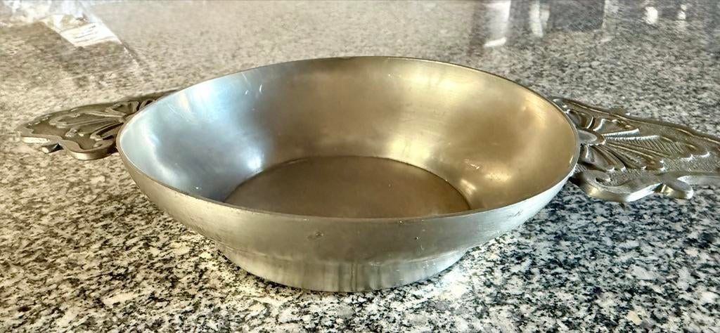 Decoratieve tinnen schaal - 94% tin, Antiek en Kunst, Antiek | Tin, Ophalen of Verzenden