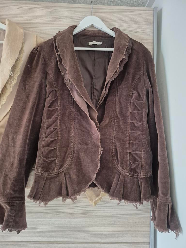 Bruin  en beige corduroy jasje met ruches, Bruin, Maat 46/48 (XL) of groter, Ophalen of Verzenden, Onbekend