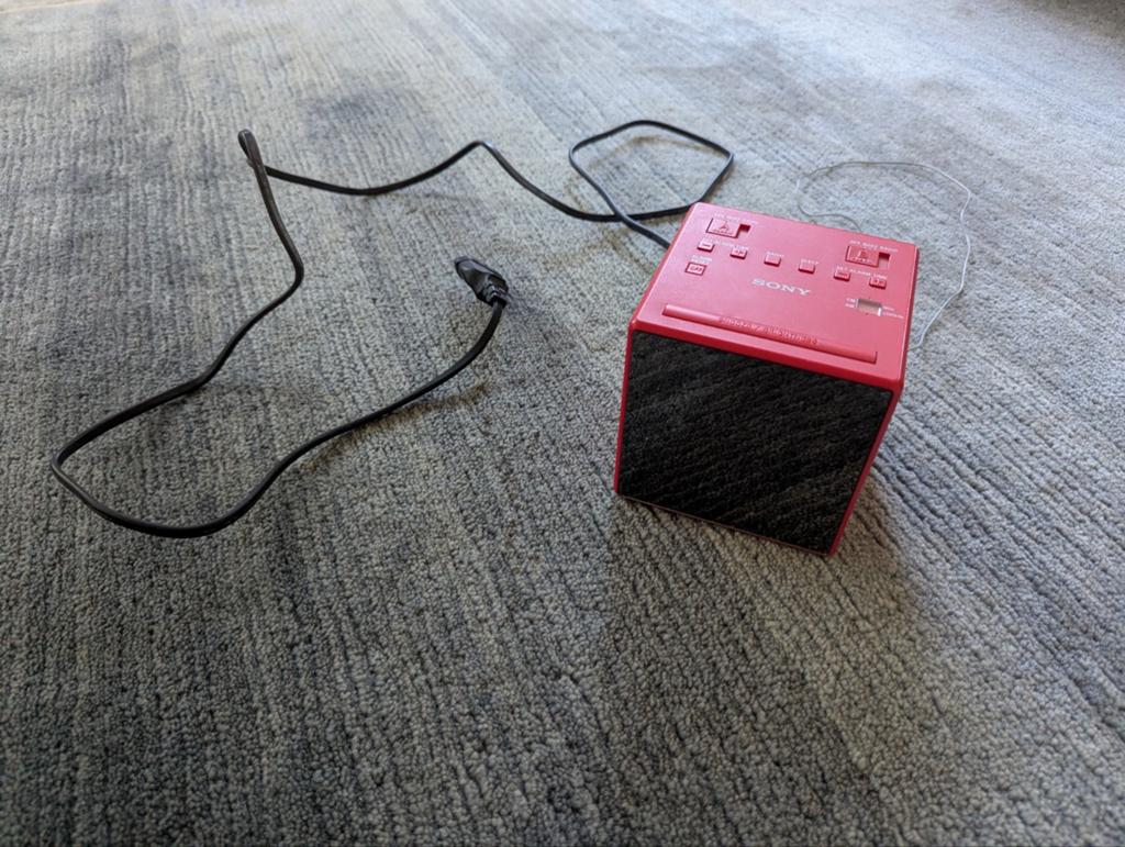 Sony ICF-C1T Wekker Radio - Rood, Ophalen of Verzenden, Gebruikt, Radio
