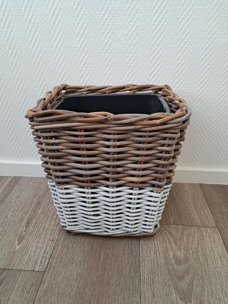 Rieten prullenbak met kunststof binnenbak, Ophalen, Gebruikt, Riet, Minder dan 50 cm