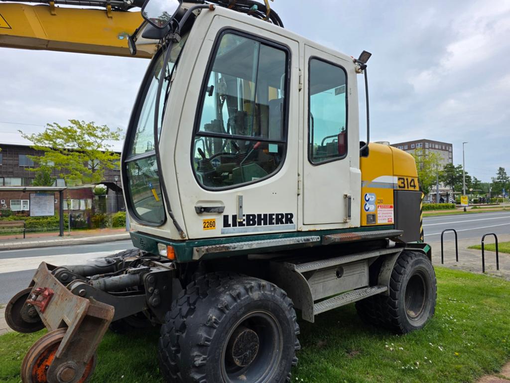 Liebherr A314 izgs 12.000 uur, Zakelijke goederen, Machines en Bouw | Kranen en Graafmachines, Ophalen of Verzenden