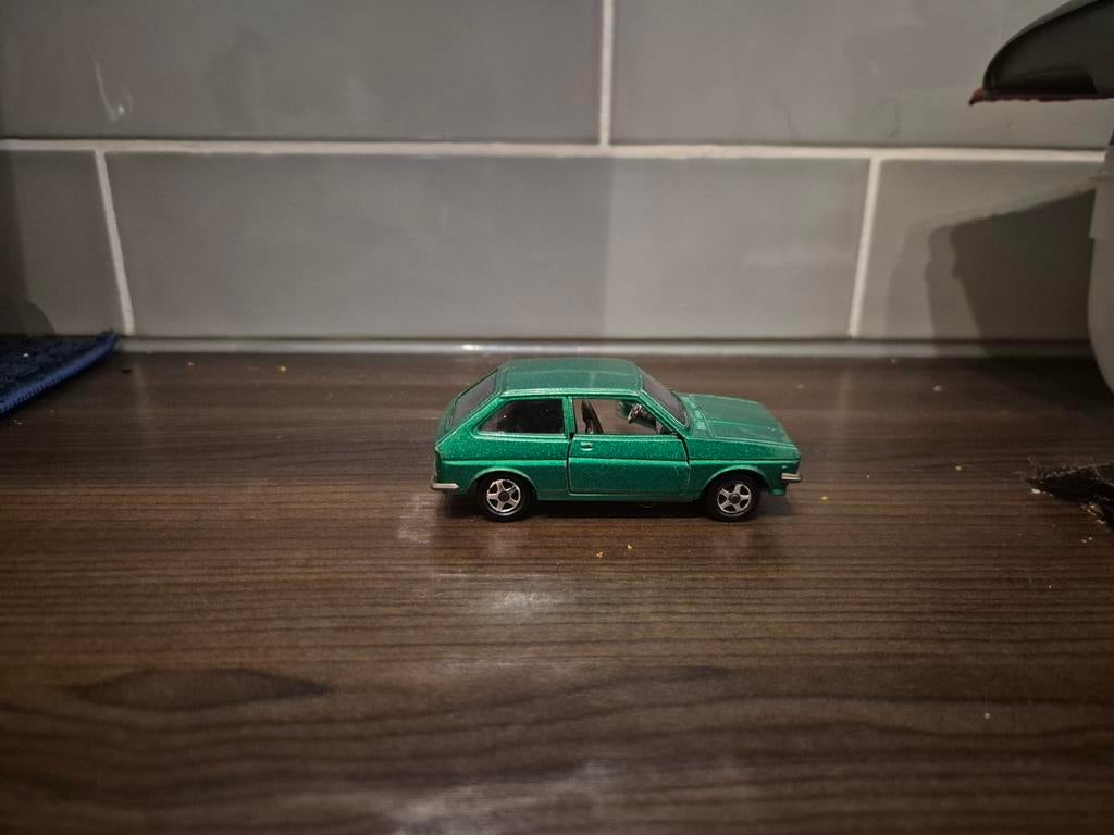 Mattel mebetoys Ford fiesta metalic groen, Ophalen of Verzenden, Auto