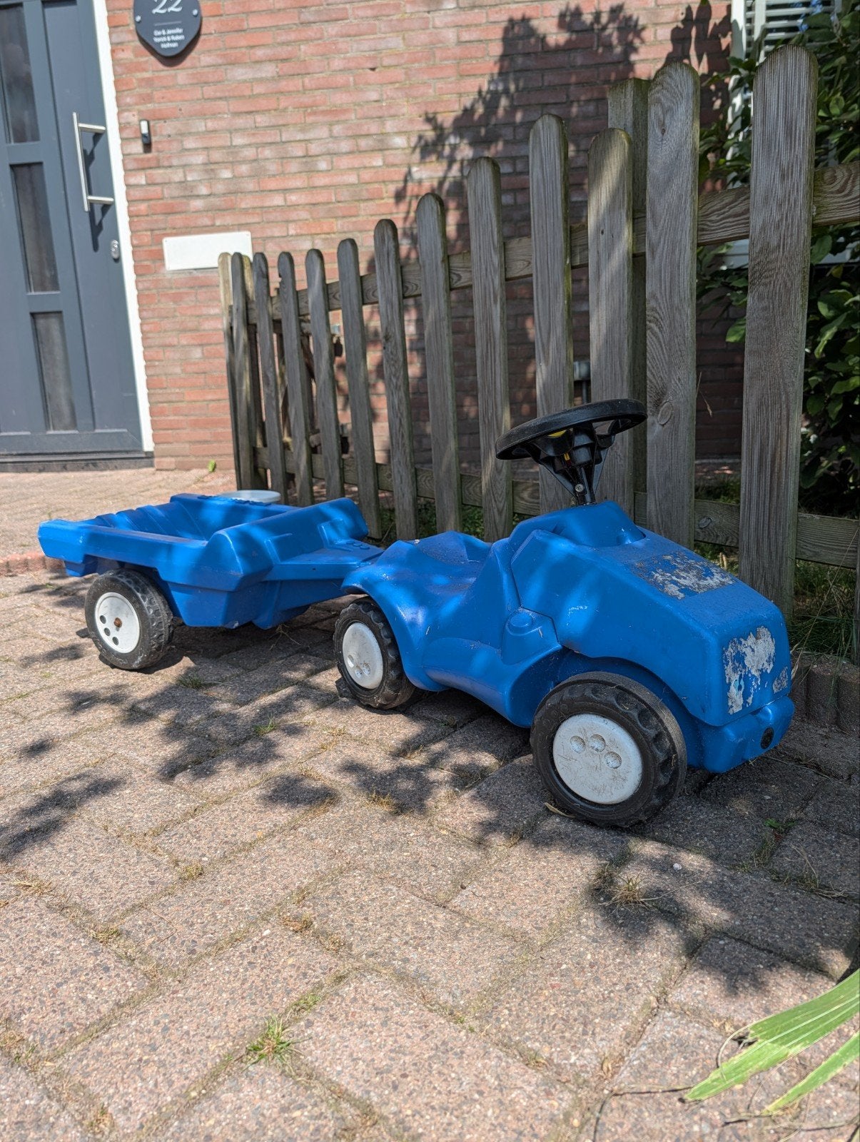 Blauwe traptractor met aanhanger - Farmer, Kinderen en Baby's, Speelgoed | Buiten | Voertuigen en Loopfietsen, Ophalen, Gebruikt