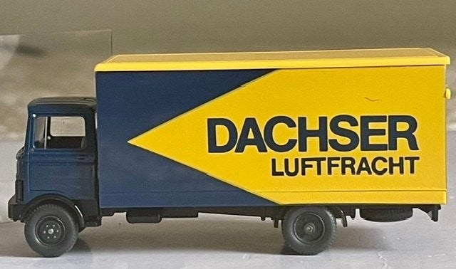 Wiking 18434: Mercedes Benz LP 809 DACHSER Luftfracht, Ophalen of Verzenden, Zo goed als nieuw, Bus of Vrachtwagen, Wiking