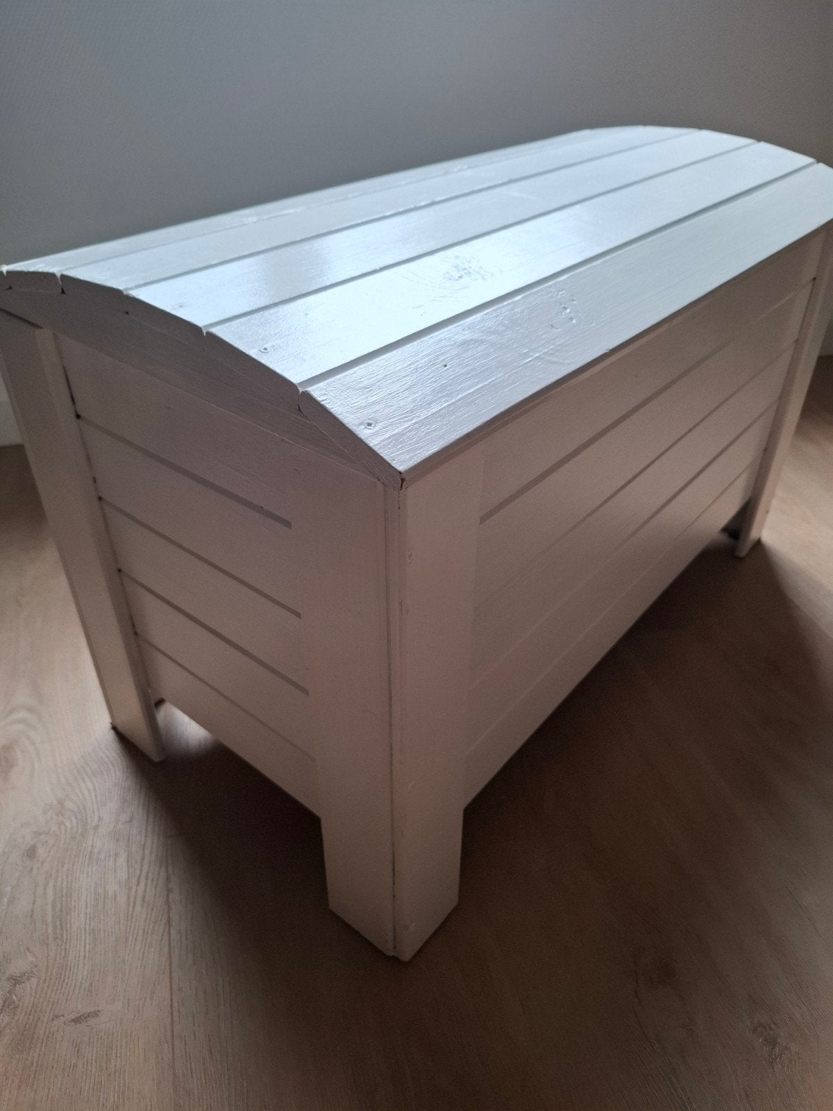 Witte houten verkleedkist / speelgoedkist, Ophalen, 50 – 75, Minder dan 50 cm, Gebruikt
