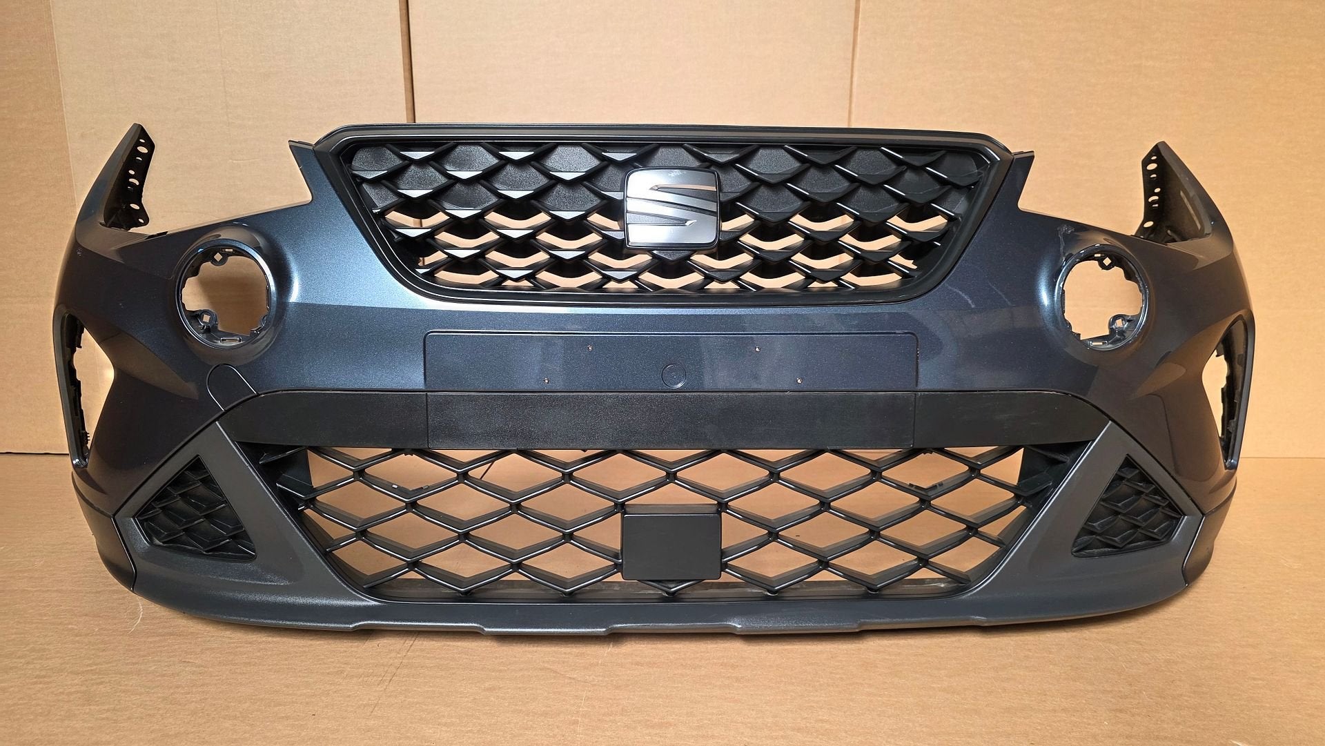 Voorbumper Seat Arona 6F Facelift 6F9807221F Bumper bj.2021-, Gebruikt, -, Voor, Ophalen of Verzenden
