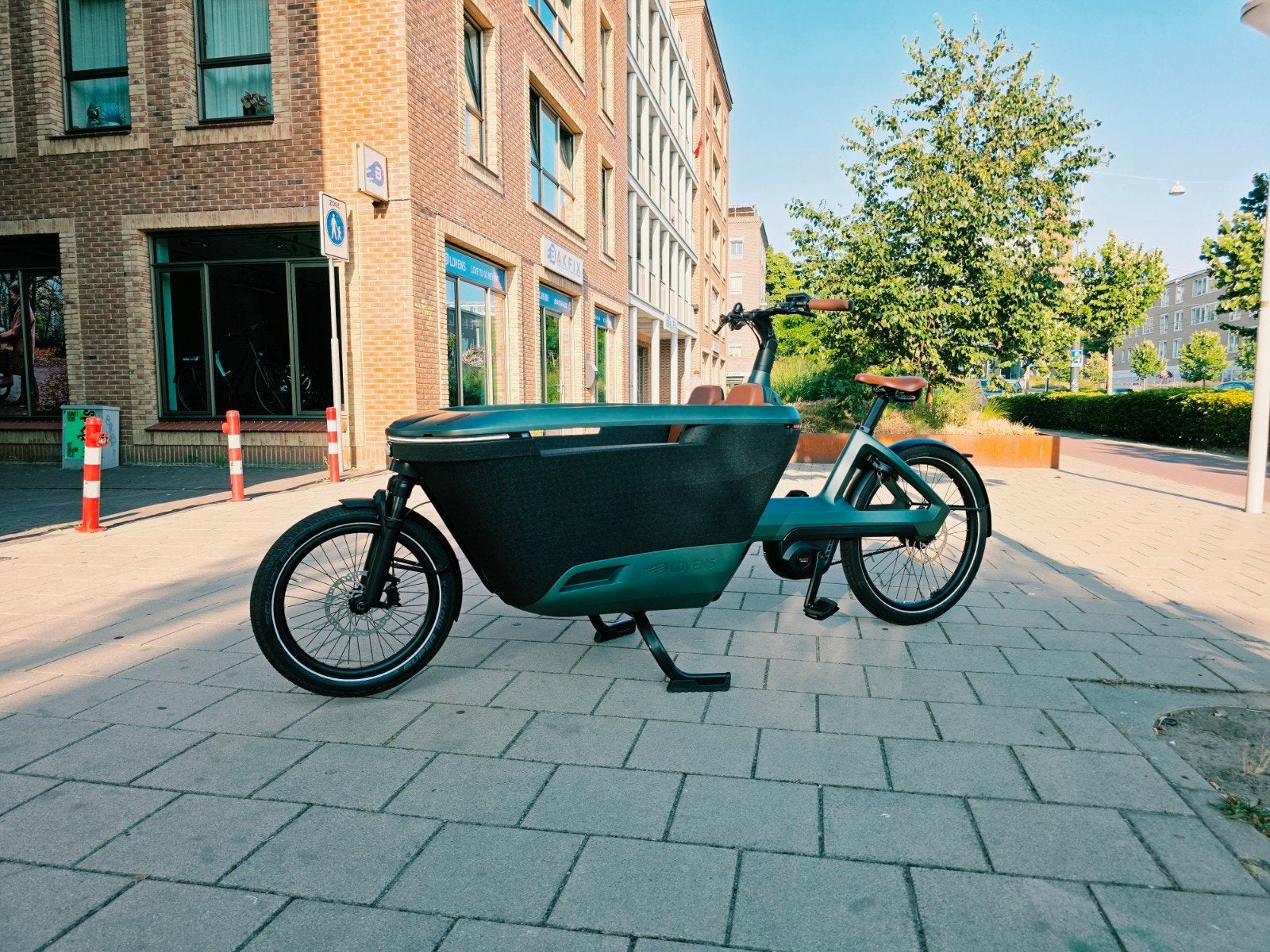 Showroommodel Lovens S60 bakfiets - Zo goed als nieuw, 4 kinderen of meer, Zo goed als nieuw, Info@lovens.nl, Lovens Bakfiets