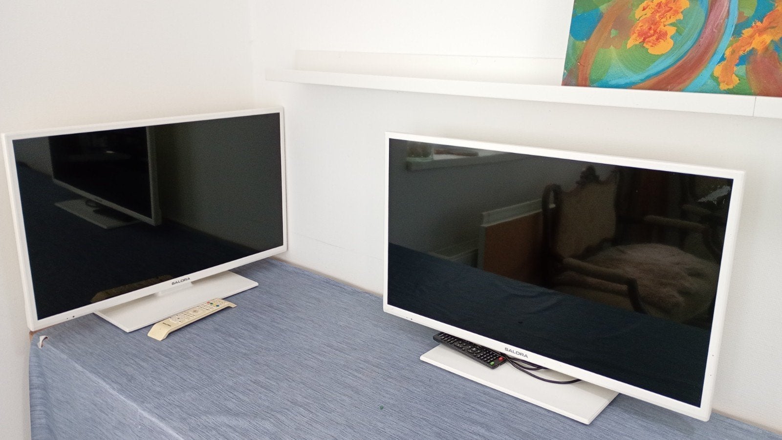 2 x Salora TV 32 inch., Ophalen, Zo goed als nieuw, 50 Hz, Overige merken