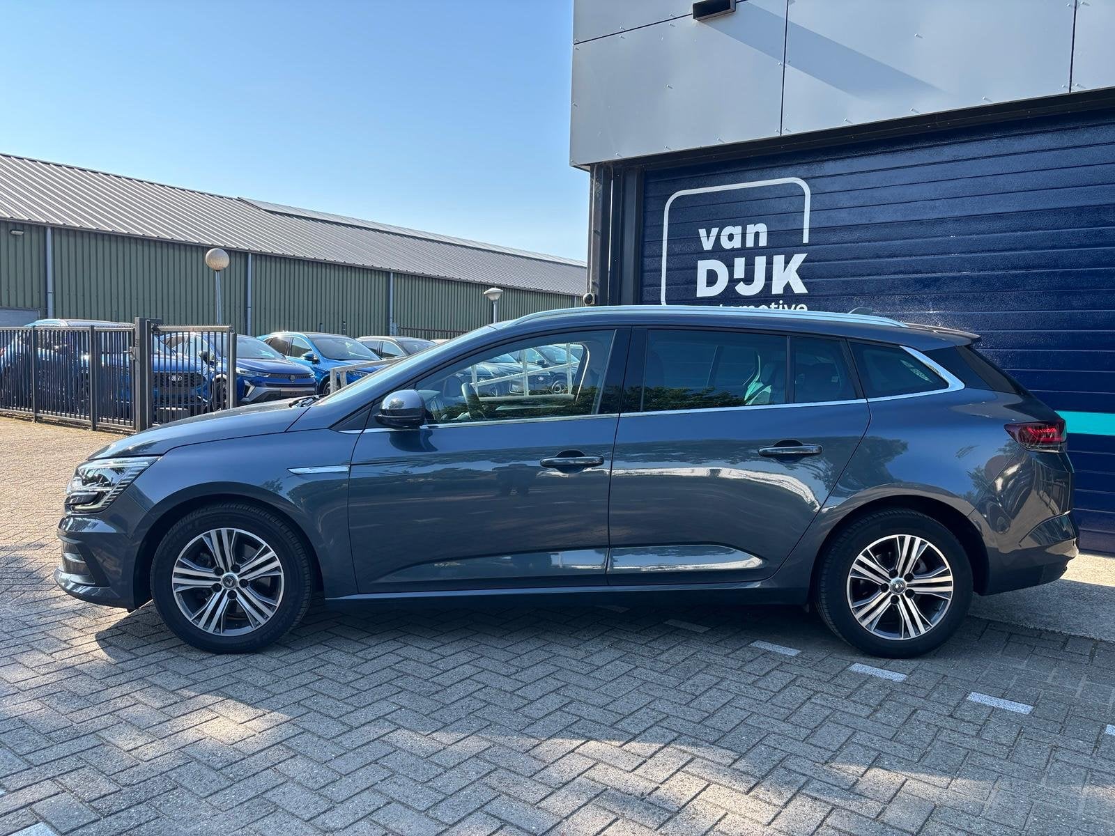 Renault Mégane Estate 1.3 TCe Intens AUTOMAAT HEAD-UP DISPL, Stof, Gebruikt, 4 cilinders, 715 kg