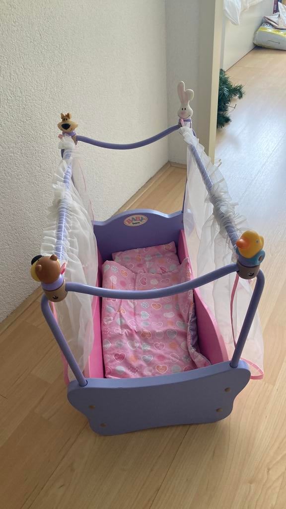 Baby born bedje, Ophalen of Verzenden, Zo goed als nieuw, Babypop