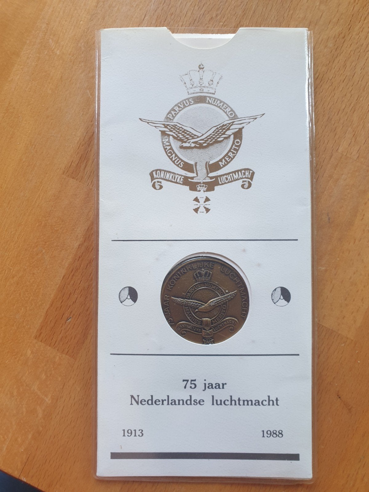 Klu 75 jaar  herdenkingsmunt., Verzamelen, Luchtvaart en Vliegtuigspotten, Ophalen of Verzenden, Nieuw, Overige typen
