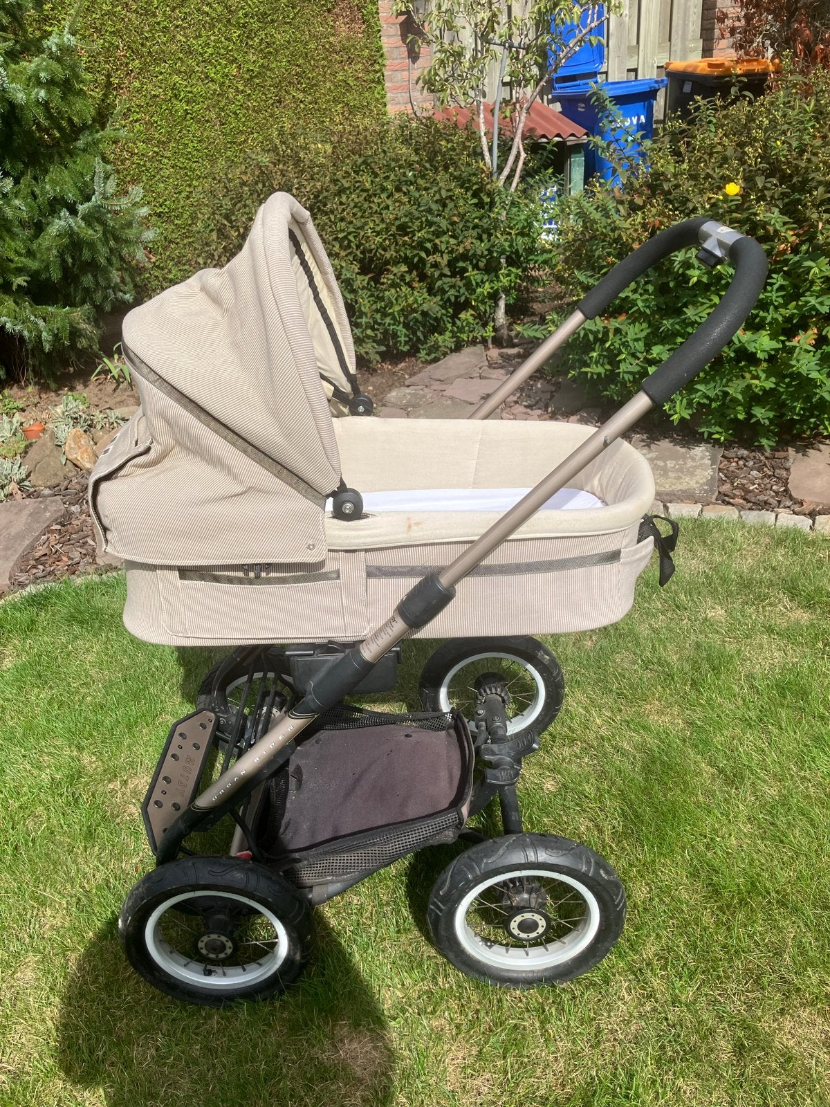 Gratis kinderwagen met reiswieg en zitje, Gebruikt, Ophalen of Verzenden, Combiwagen, Met reiswieg