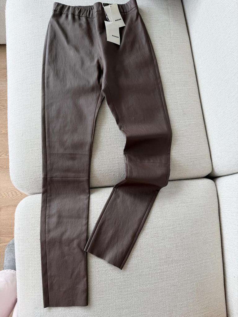 Rodier Leren Legging - Nieuw met kaartjes, Kleding | Dames, Broeken en Pantalons, Maat 38/40 (M), Bruin, Nieuw, Ophalen of Verzenden