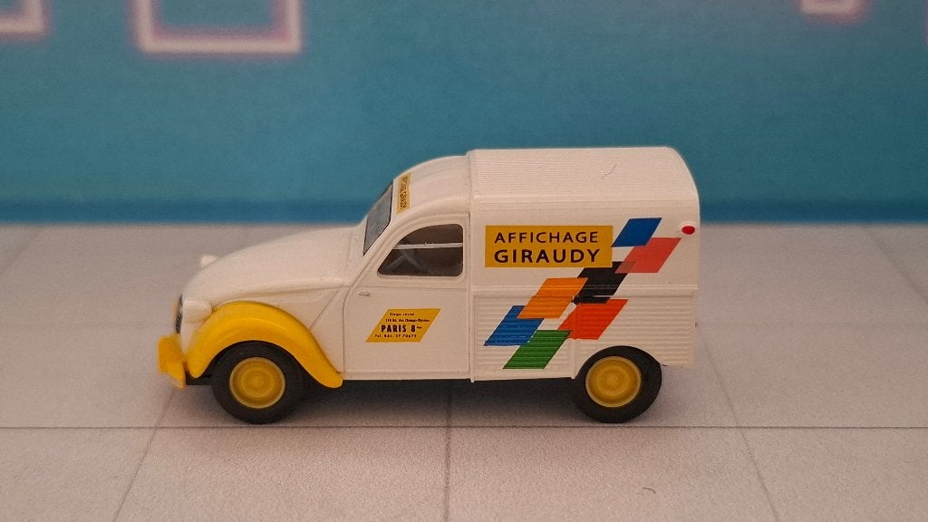 Brekina 1:87 Citroën 2CV AZU Affichage Giraudy, Ophalen of Verzenden, Gebruikt, Auto, Brekina