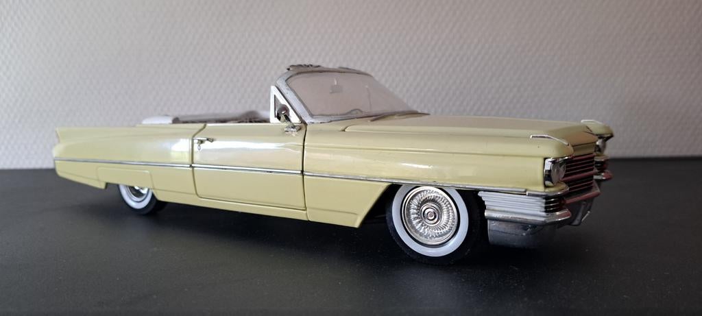 Scarface Cadillac Deville 1963,  1 op 18 Jada Toys model, Ophalen of Verzenden, Zo goed als nieuw, Auto, Overige merken