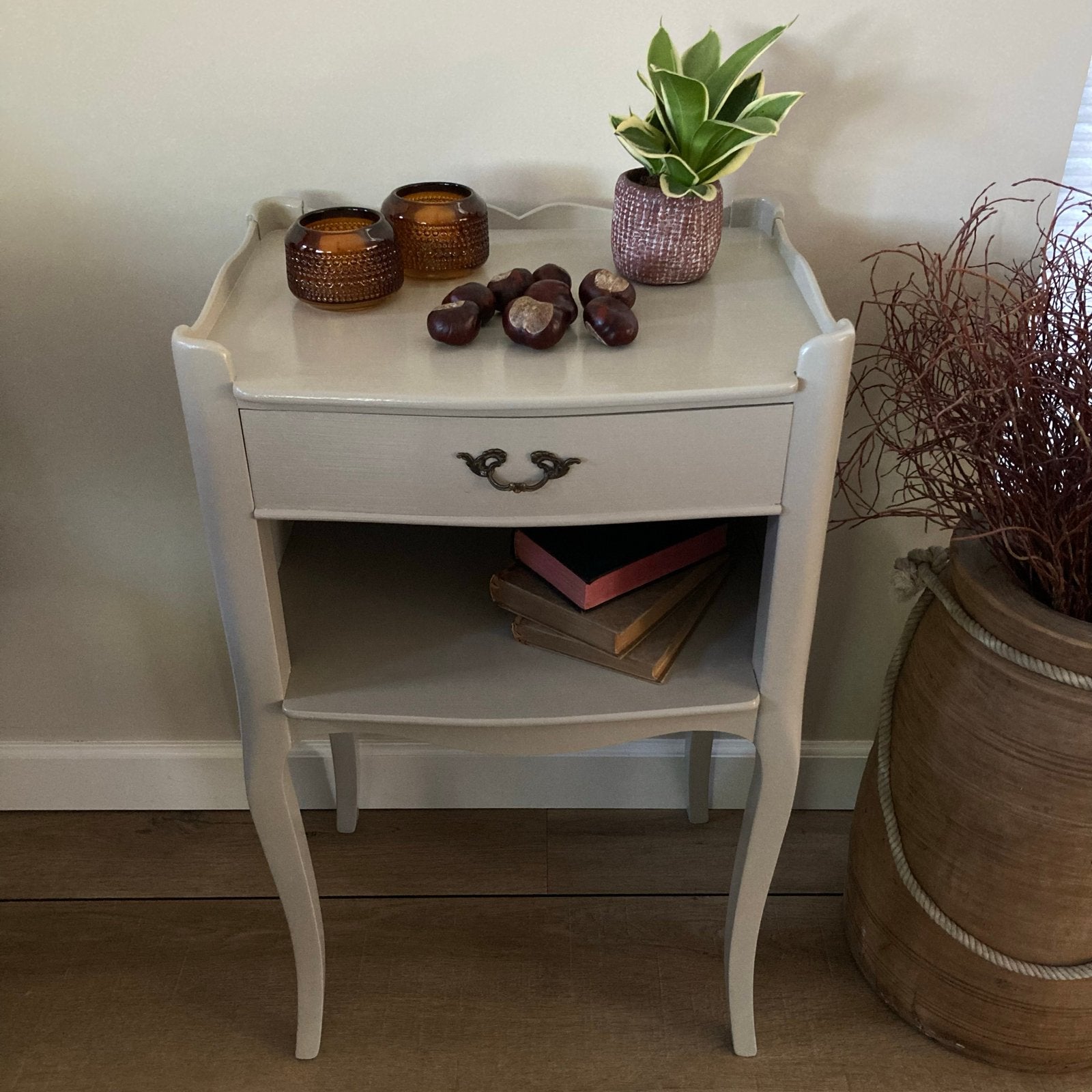 Elegant Nachtkastje / Bijzettafeltje met Lade en Plank, Ophalen, Minder dan 55 cm, Gebruikt, 60 cm of meer