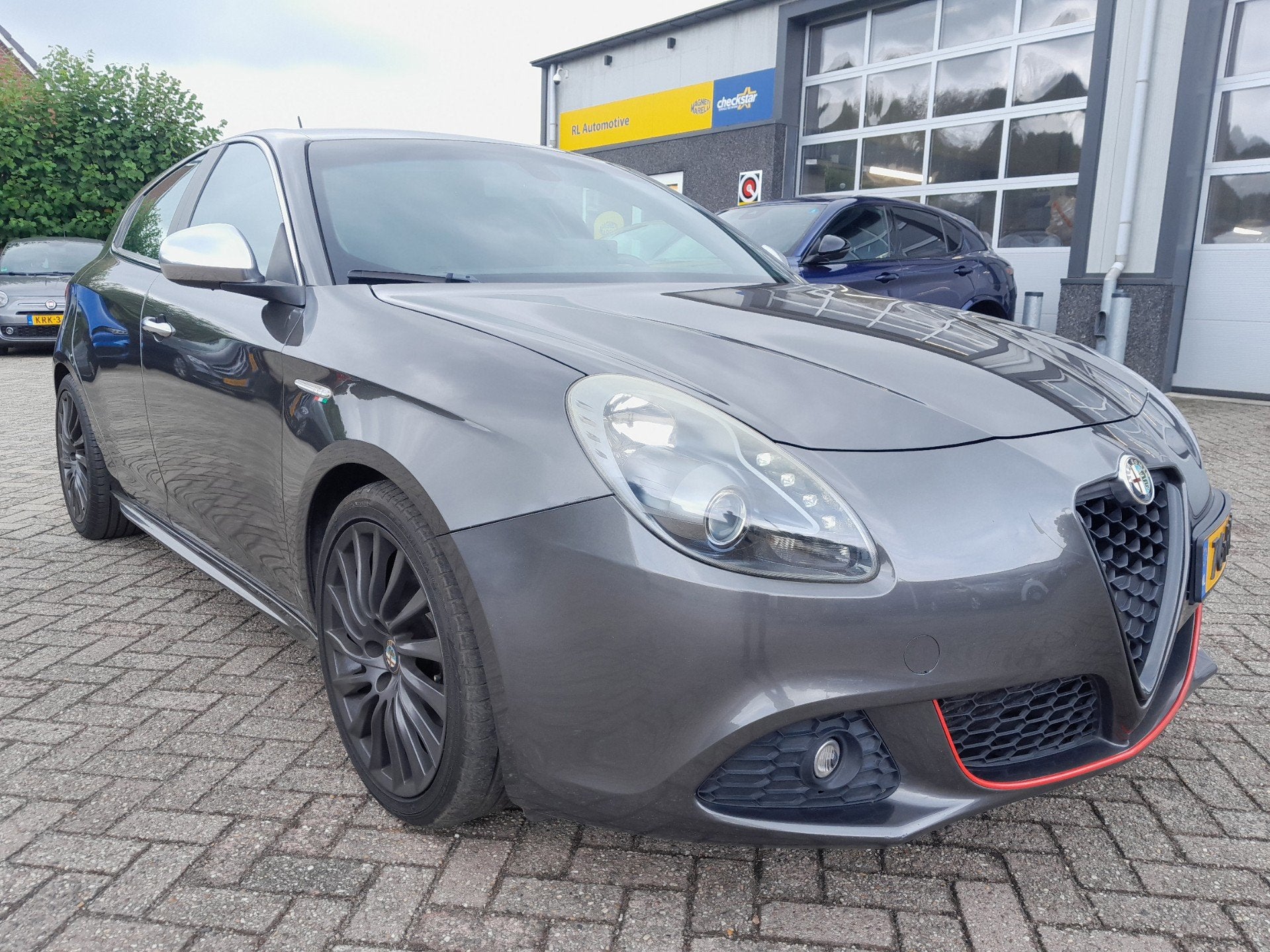 Alfa Romeo Giulietta 1.4 T Distinctive - Leder - Navigatie -, Voorwielaandrijving, Euro 5, Automatische klimaatregeling, Gebruikt