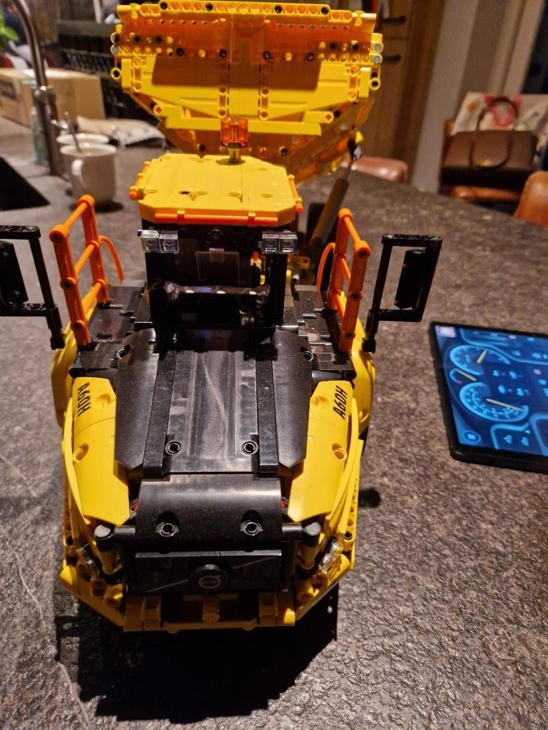 LEGO Technic 42114 Volvo A60, Compleet, Lego, Ophalen of Verzenden, Zo goed als nieuw