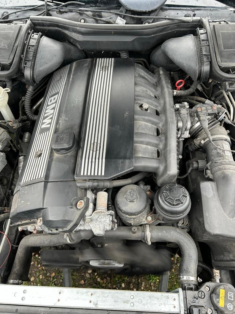 BMW E39 523i M52 Motor + Versnellingsbak, Auto-onderdelen, Motor en Toebehoren, Ophalen, Gebruikt, BMW