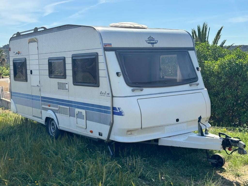Caravan Hobby Exellent, Vast bed, Hobby, Particulier, 5 tot 6 meter