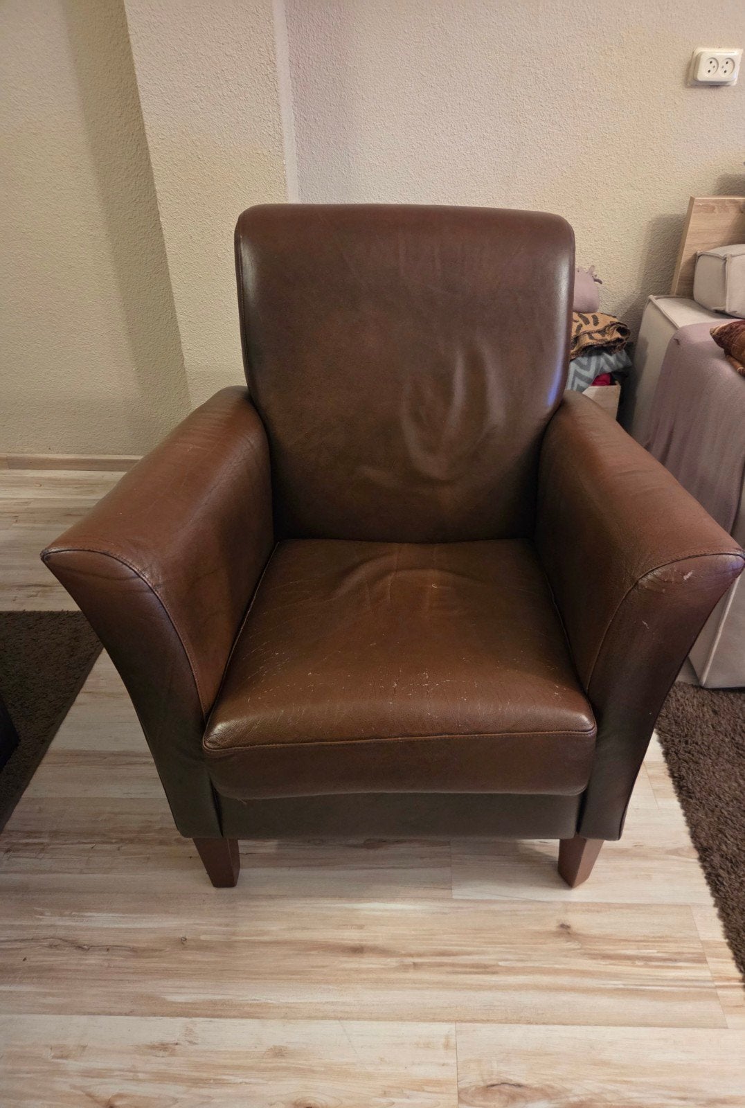 bruine fauteuil, Ophalen, Gebruikt, 75 tot 100 cm, 50 tot 75 cm