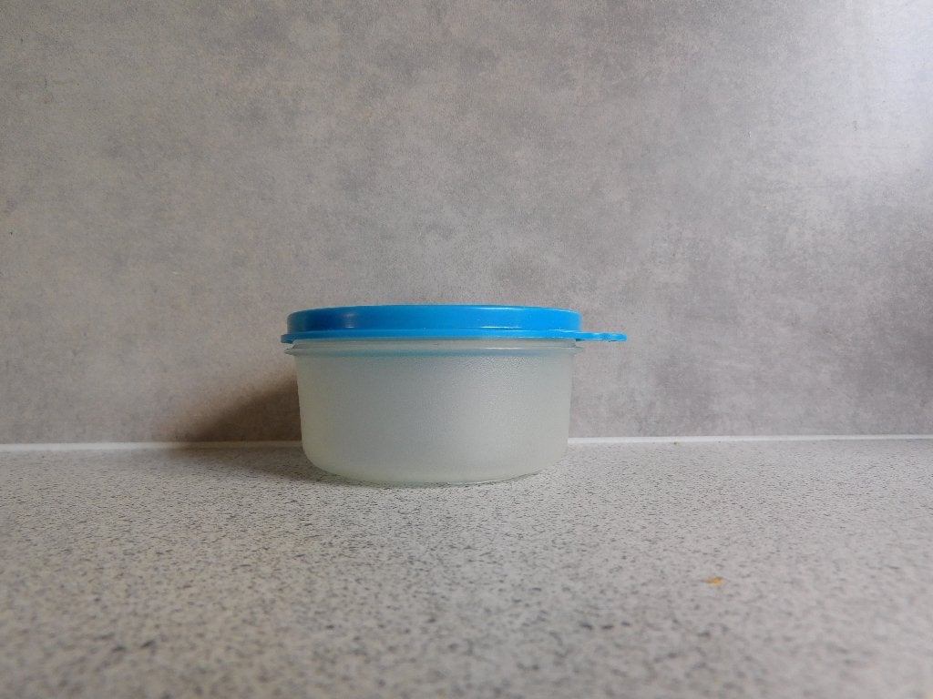 Tupperware Ruimteschaal 200 ml. Blauw, Schaal, Blauw, Zo goed als nieuw, Met deksel