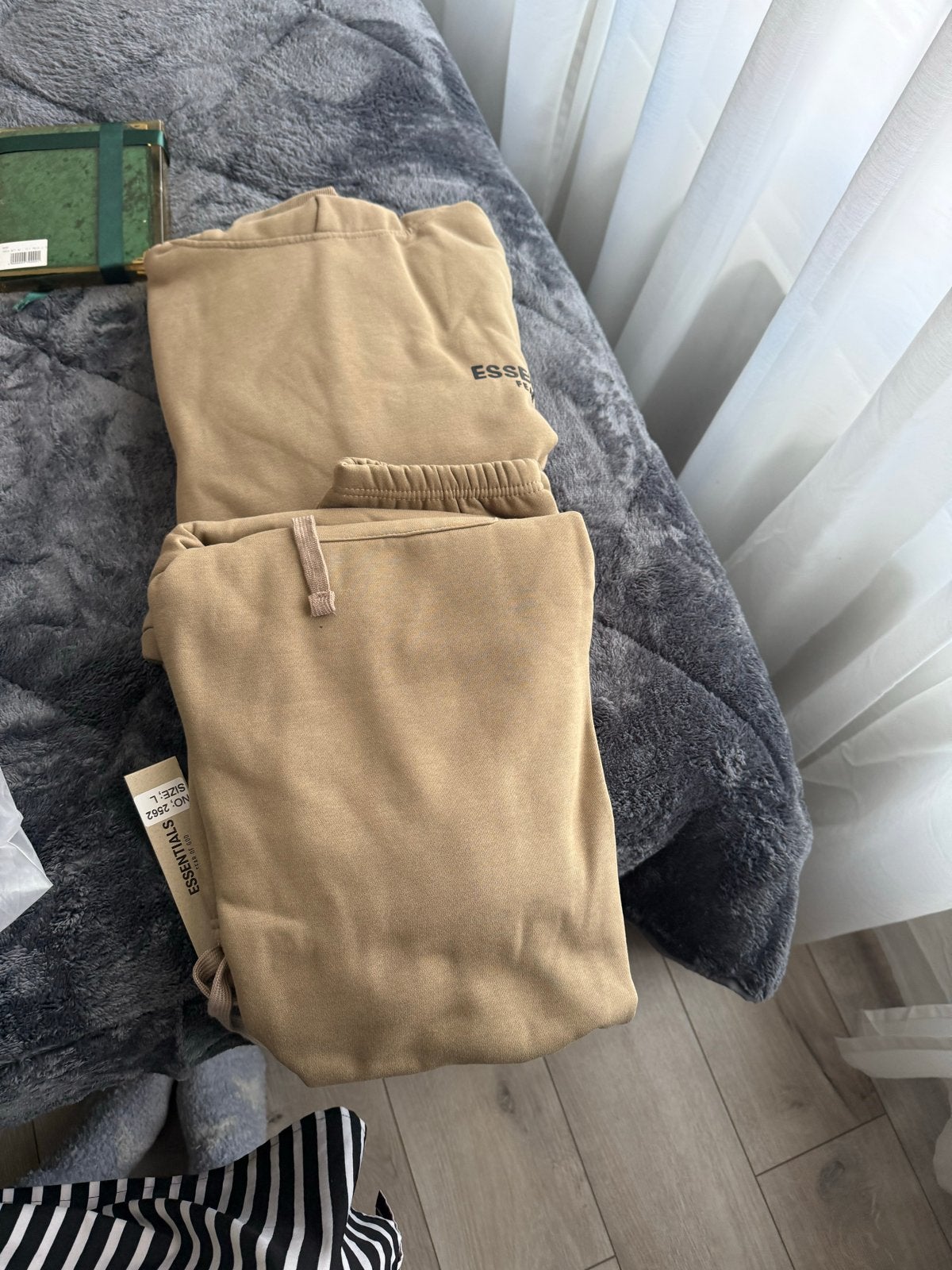 Fear of God Essentials Hoodie en Broek Set - Nieuw, Kleding | Dames, Ophalen of Verzenden, Nieuw