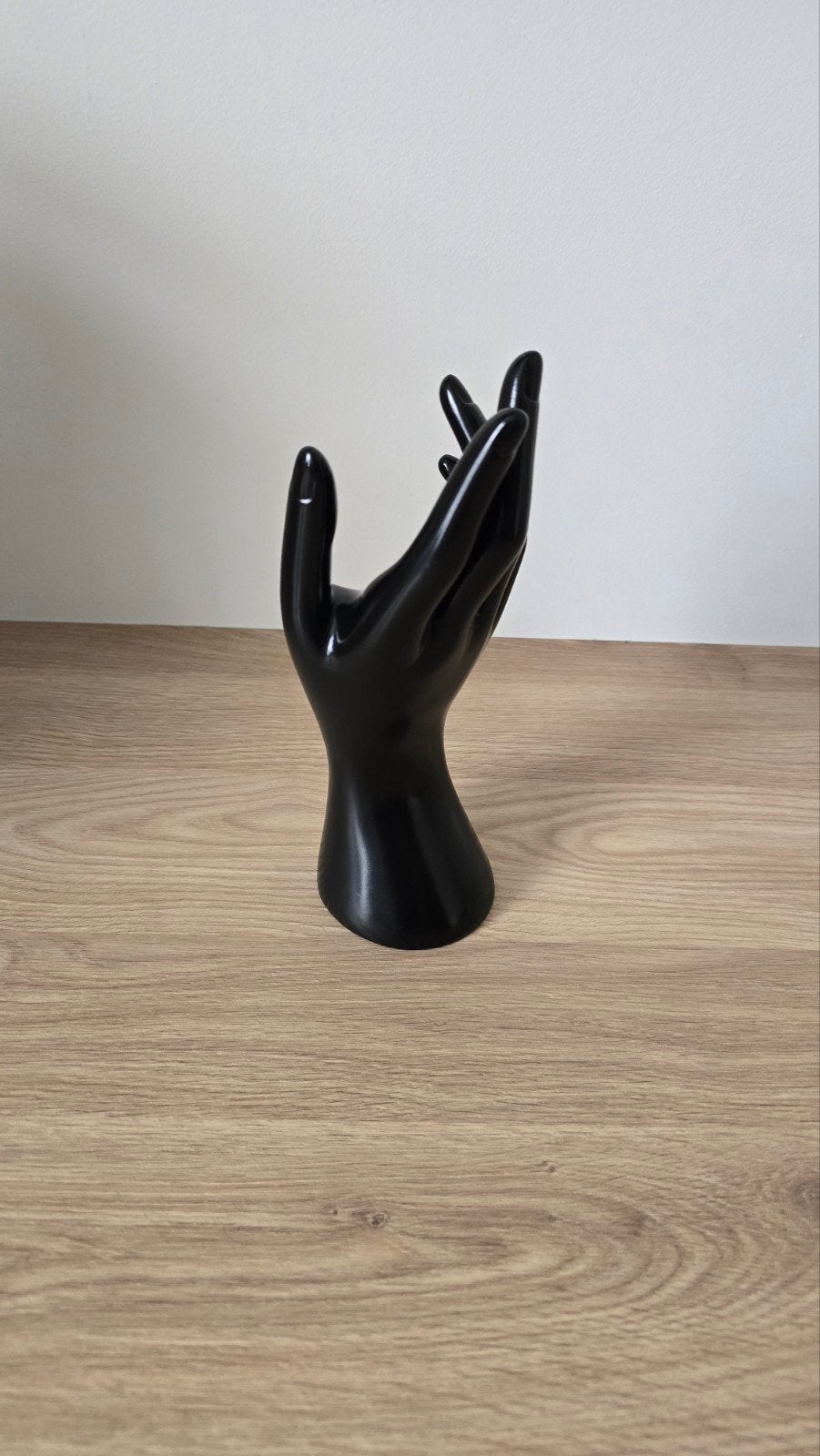 2 Zwarte handen sieradenhouders display – ringhouder armband, Ophalen of Verzenden, Nieuw, Zwart