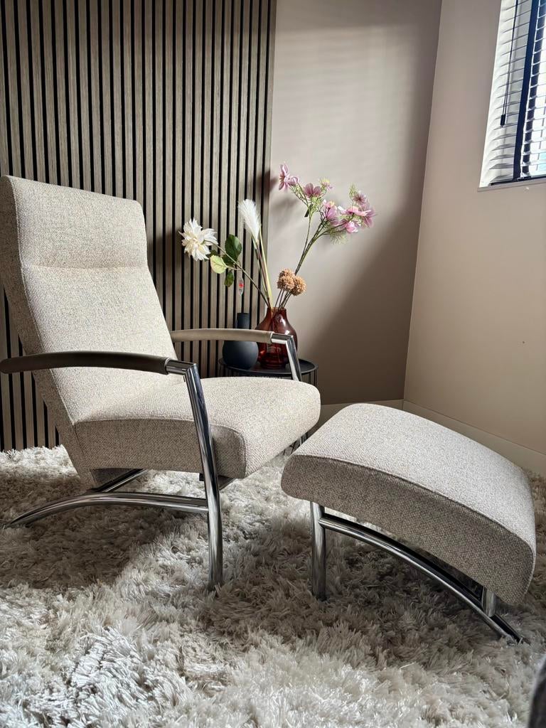 Nieuwe refurbished Leolux Helical Fauteuil met hocker, 75 tot 100 cm, Ophalen of Verzenden, Zo goed als nieuw, Stof