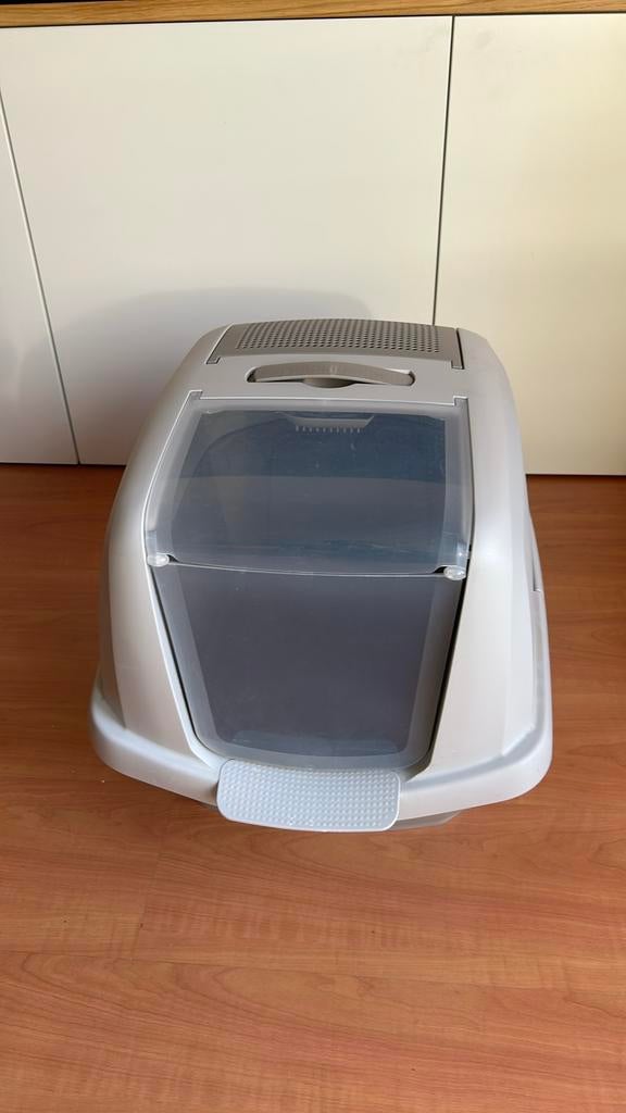 Mooie luxe kattenbak met veel accesoires in licht beige, Dieren en Toebehoren, Ophalen of Verzenden, Zo goed als nieuw, Gesloten