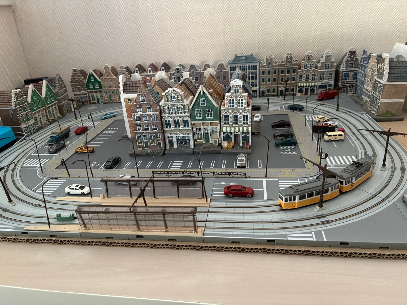 N spoor Kato stadsbaan met 2 trams en trafo's, Gelijkstroom, Analoog, Ophalen, Overige merken