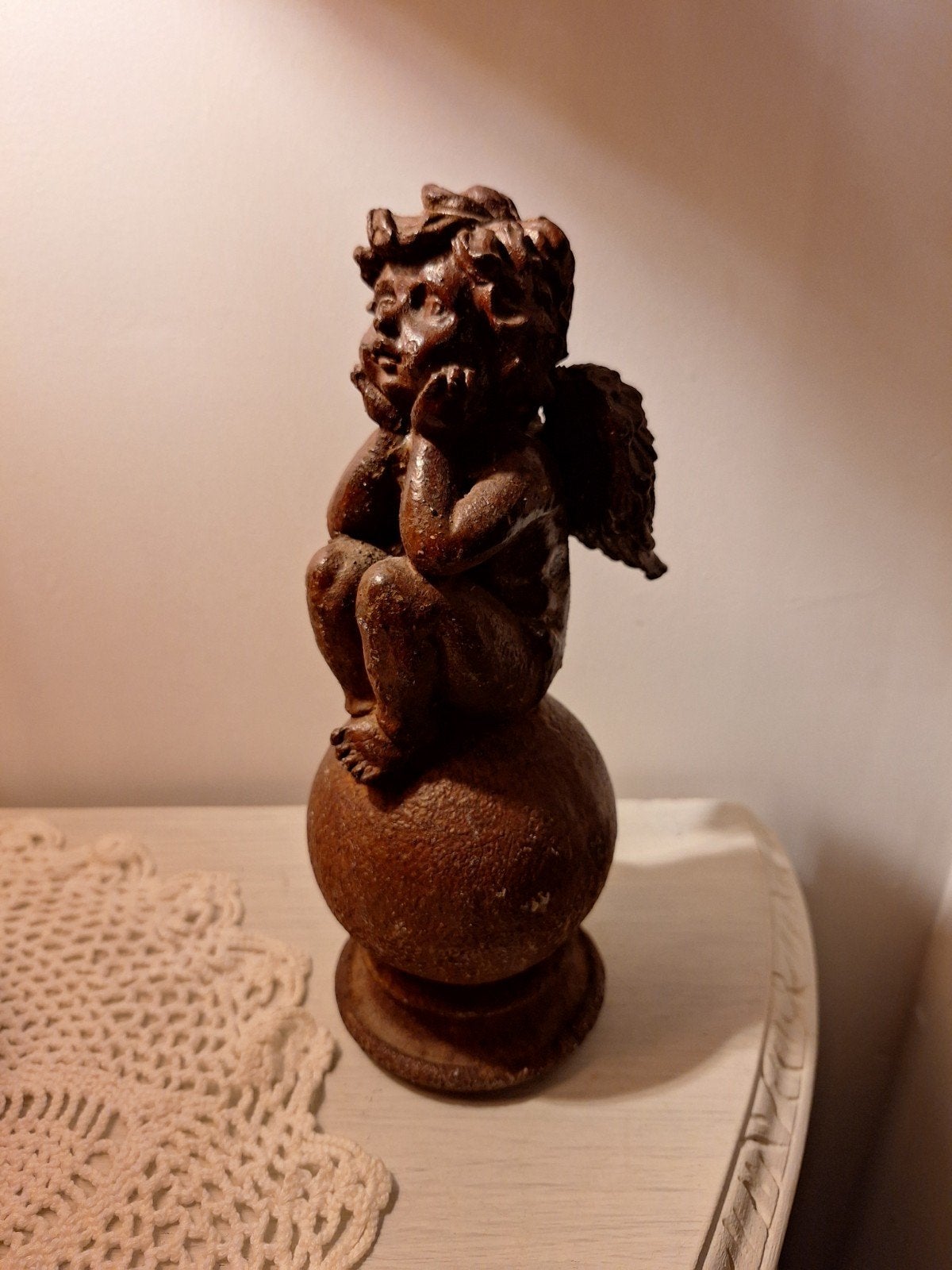 gietijzer engeltje op bol, Ophalen of Verzenden