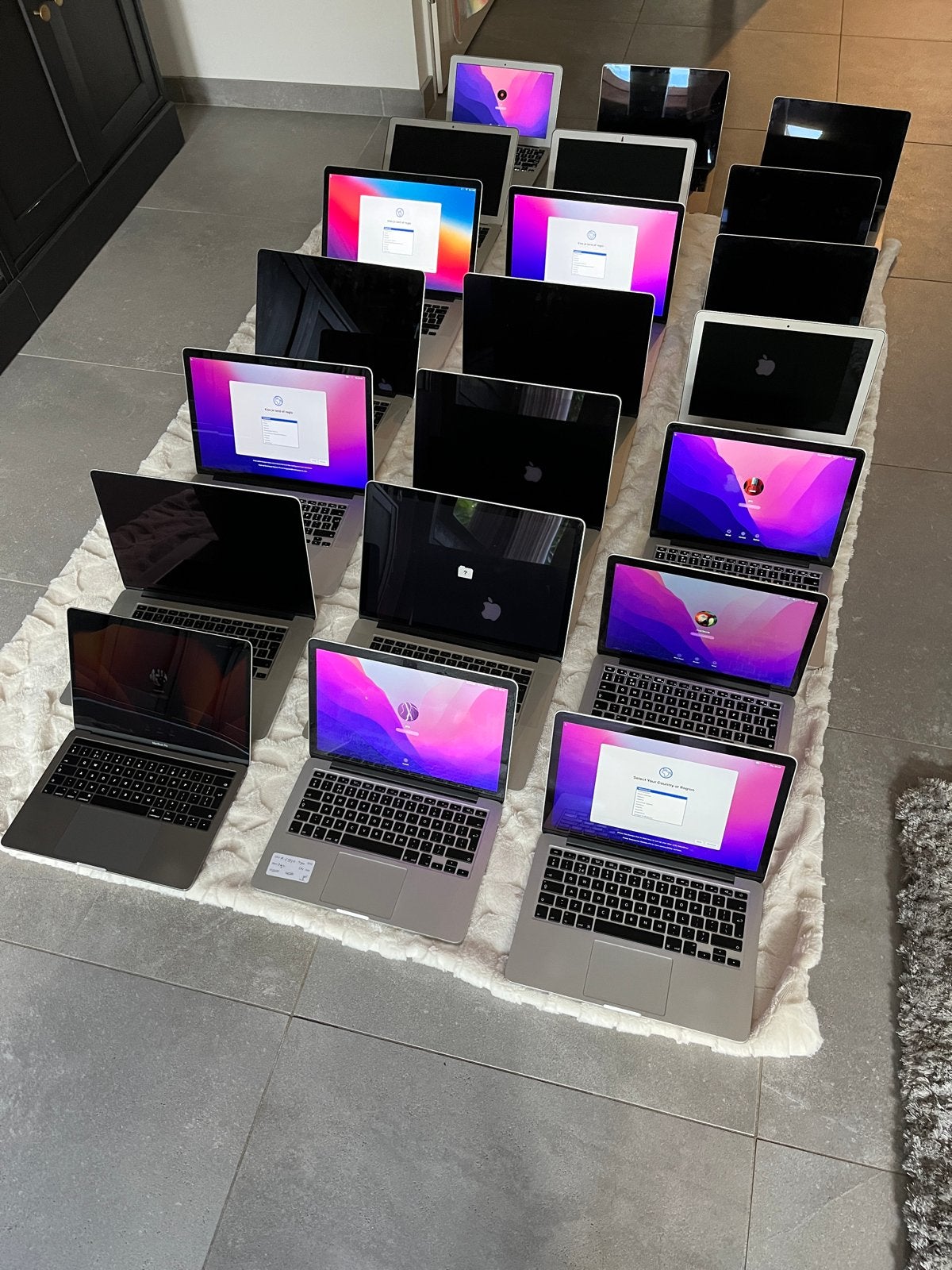 Partij Apple MacBooks - iPads - Mac minis - Diverse modellen, Computers en Software, Apple Macbooks, Gebruikt, Overige modellen