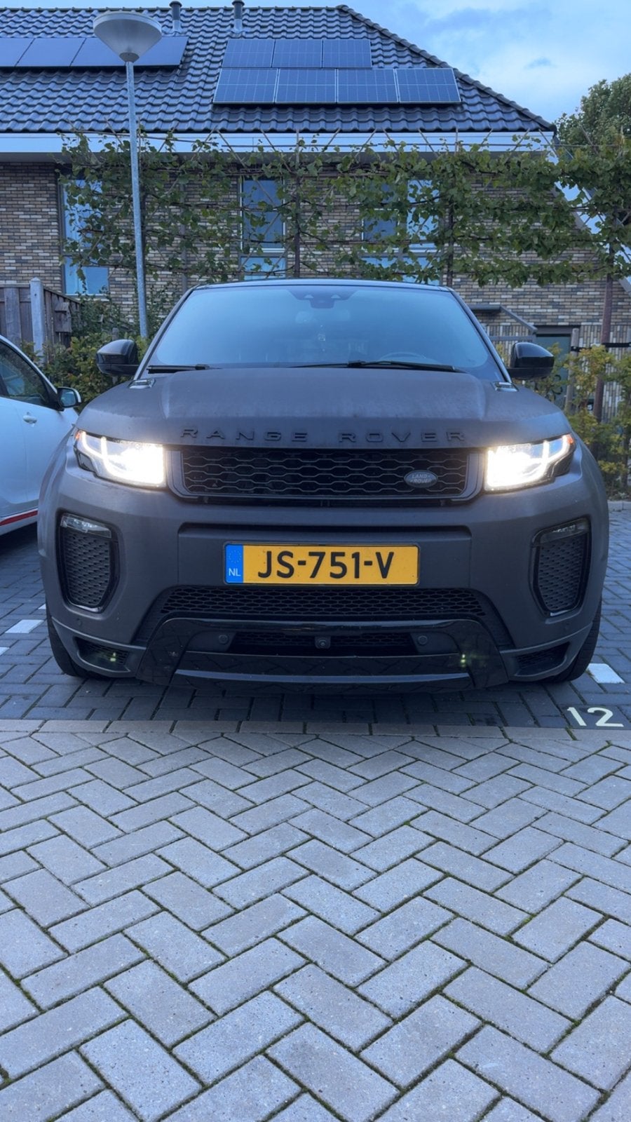 Land Rover Range Rover Evoque 2.0 TD4 4WD AUT 2016 Zwart, Auto's, Automaat, 2000 kg, 179 pk, Zwart