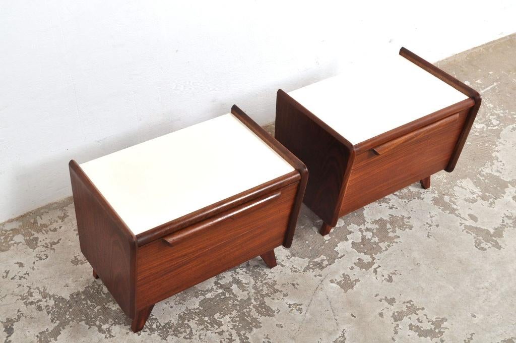 Vintage mahonie nachtkastjes set kastjes kastje jaren 50, Ophalen of Verzenden, Gebruikt, 45 tot 65 cm, Minder dan 55 cm