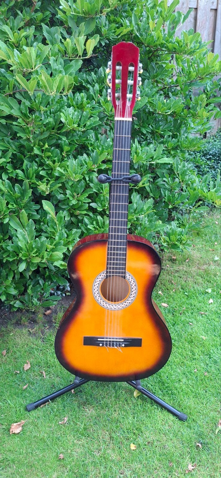Klassieke kindergitaar met standaard, Muziek en Instrumenten, Snaarinstrumenten | Gitaren | Akoestisch, Ophalen, Gebruikt, Klassieke of Spaanse gitaar