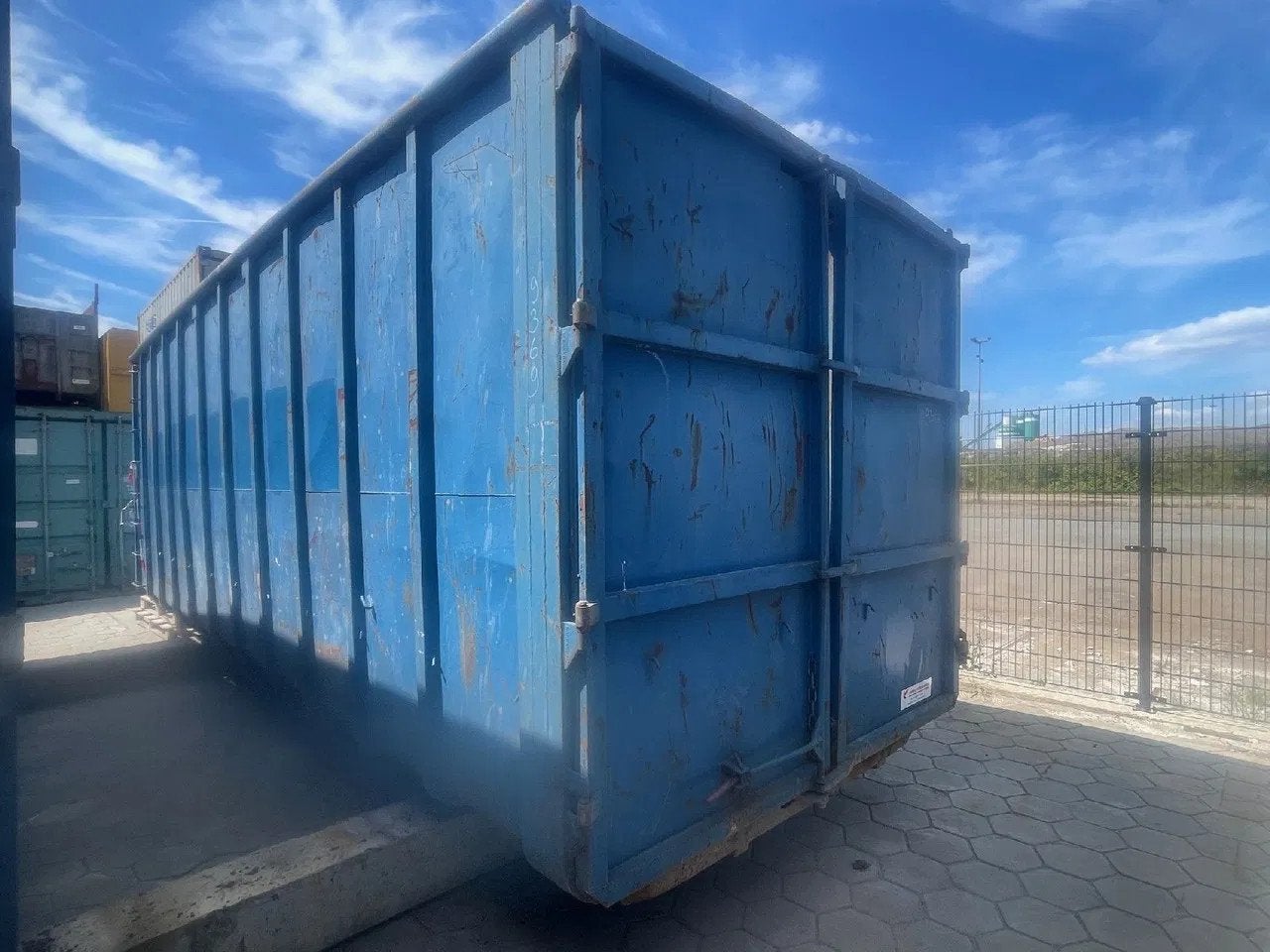 VERNOOY AFZETCONTAINER 40M3 9369, Dave Vernooij, Dave@vernooy.nl, Kellensedwarsweg 9
4004JC  Tiel, NL