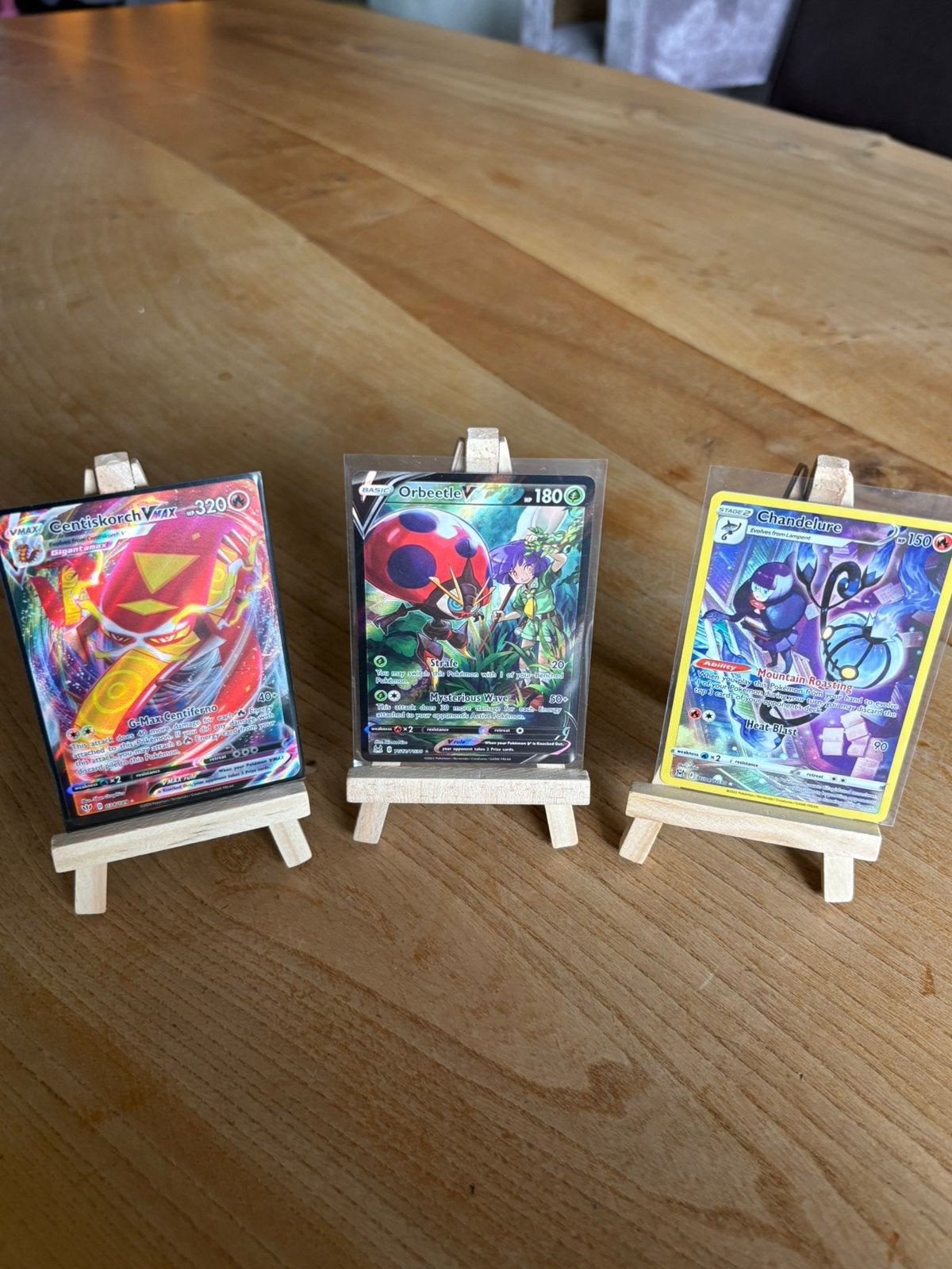 Pokémon Centiskorch Vmax, Orbeetle V, Chandelure - Near Mint, Ophalen, Zo goed als nieuw