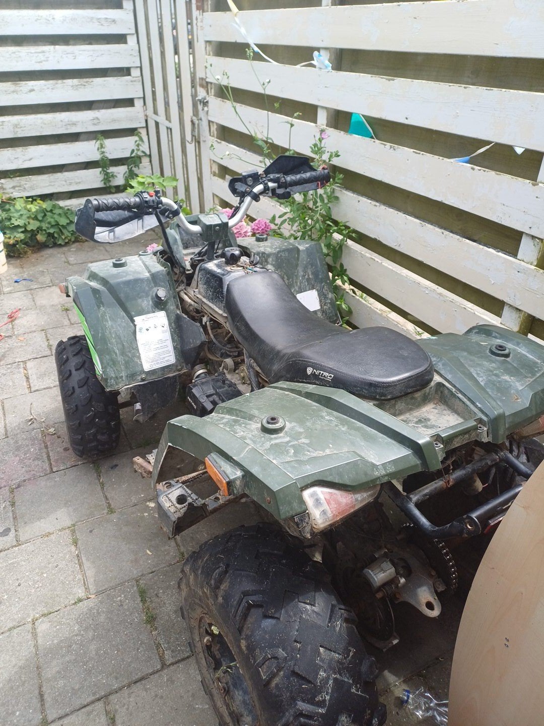 Quad met 'raar' vermogen - opknapper/onde.rdelen, Verzenden