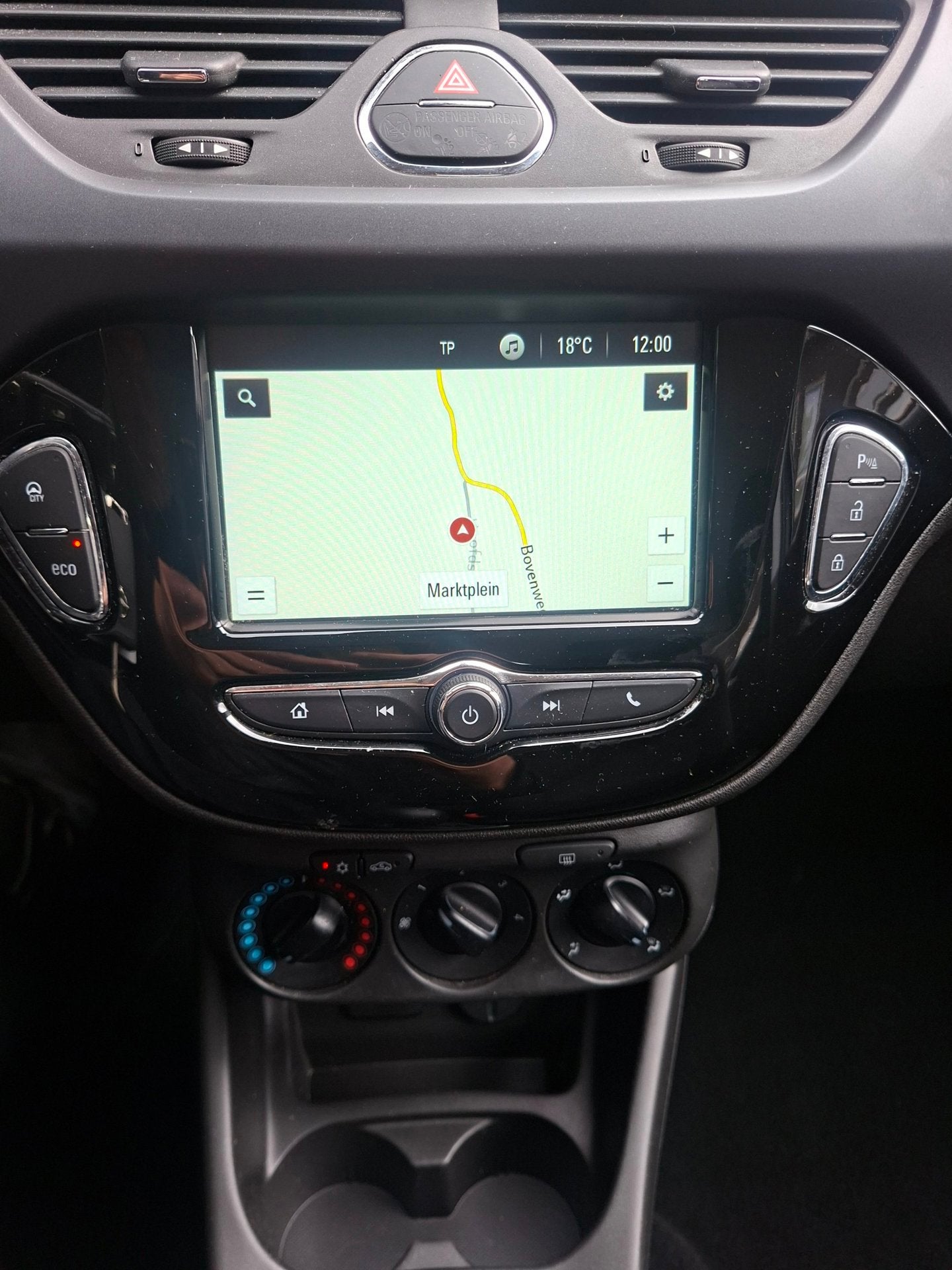 Foto 7 van Opel Corsa 1.4 Favourite 5 Deurs Airco Trekhaak Navigatie