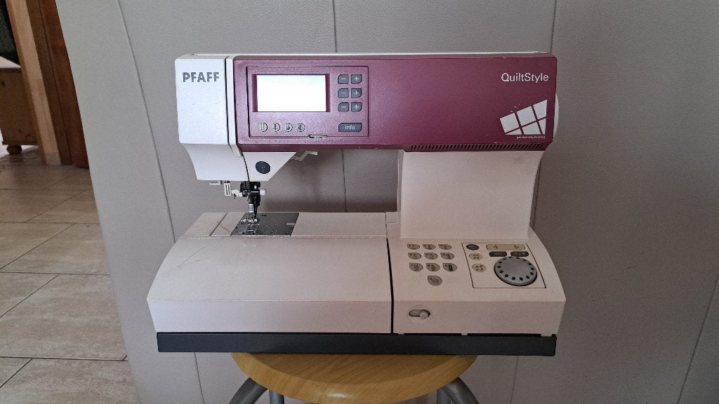 Pfaff QuiltStyle Tiptronic 2030/2040 Naaimachine, Ophalen, Gebruikt, Naaimachine, Pfaff