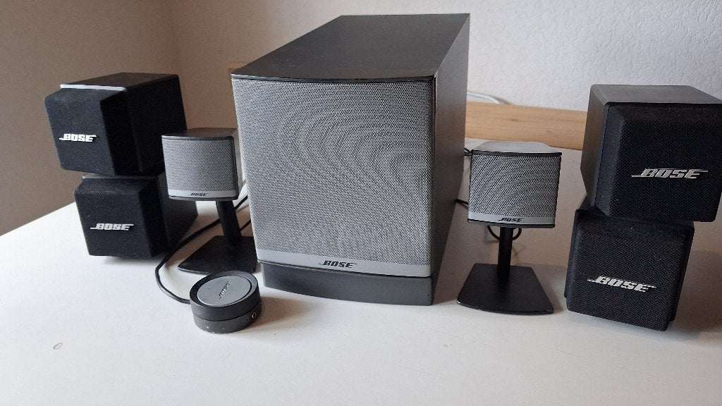 Bose Acoustimass 3 Audio Set + extra satellieten € 100,00, Audio, Tv en Foto, Luidsprekers, Ophalen, Gebruikt, Speakerset, 60 tot 120 watt