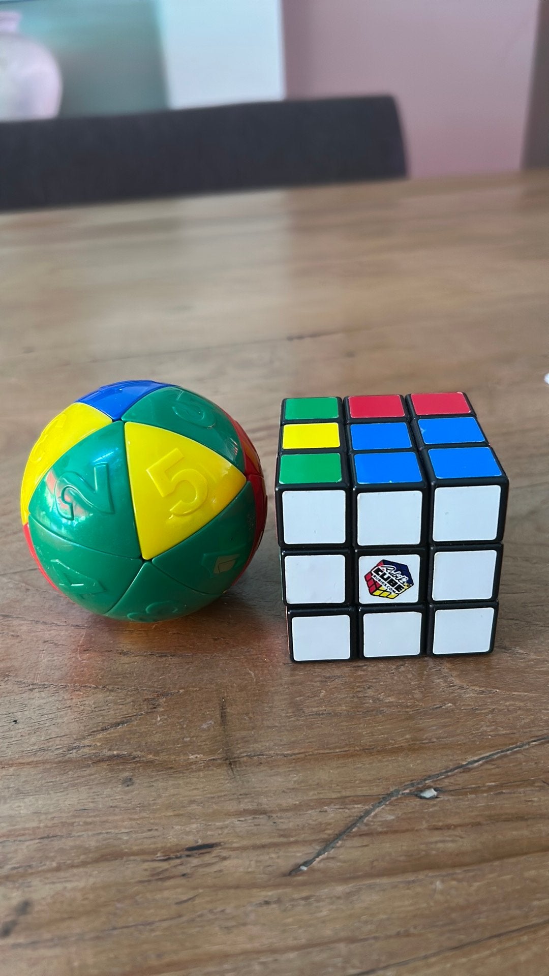 Rubicks cube 2 keer, Kinderen en Baby's, Ophalen of Verzenden, Zo goed als nieuw