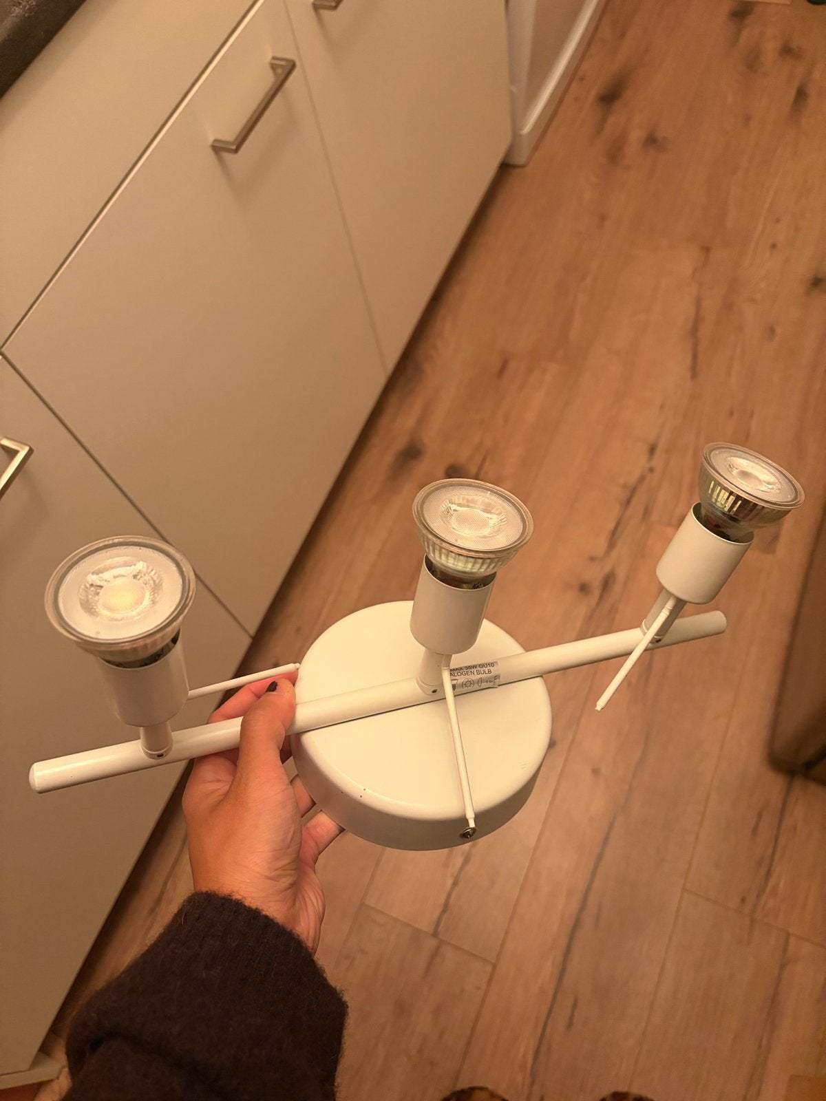 Ikea lamp met 3 spots, Huis en Inrichting, Ophalen