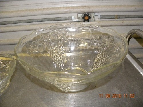 Fruitschalen van bewerkt en gedecoreerd glas, 2 stuks, Ophalen of Verzenden, 'T Olde Gre-j, Info@toldegrej.nl, Endepoelstraat 20f Didam