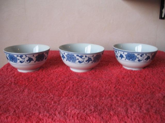 3 schaaltjes met blauw bloemetjes motief chinese schaaltjes, Verzenden