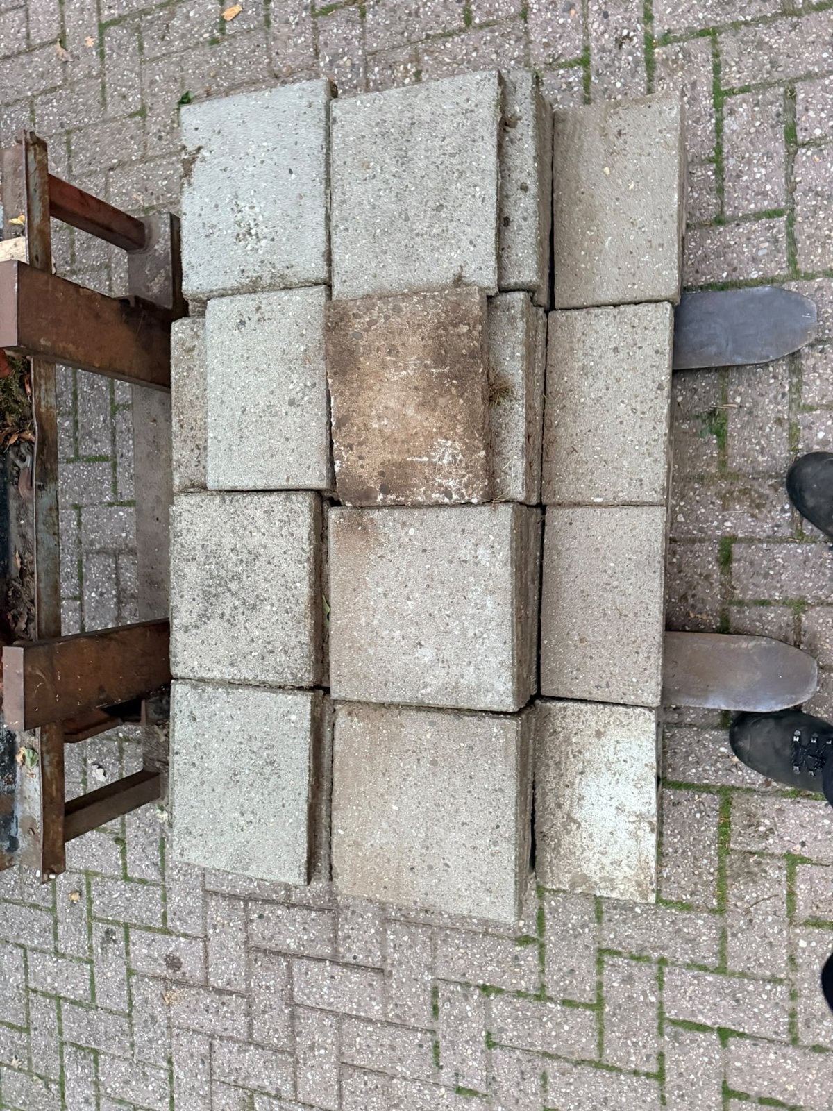 Betonnen terrastegels 30x30 cm - 40 heel, 10 gezaagd, Tuin en Terras, Ophalen, Gebruikt, Minder dan 5 m², Beton