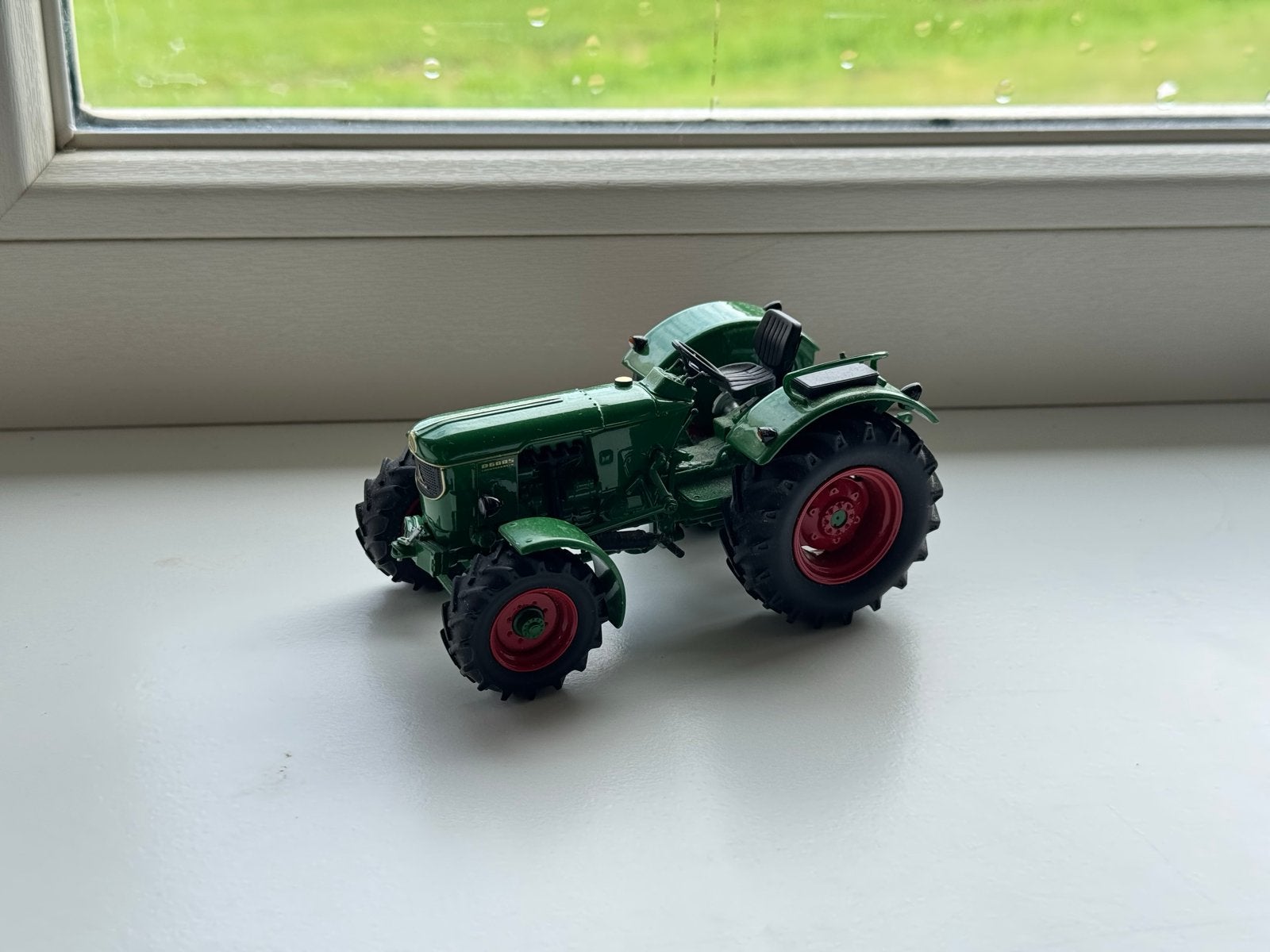 Deutz tractor 1:32 Universal Hobbies (zonder doos), Ophalen of Verzenden, Gebruikt