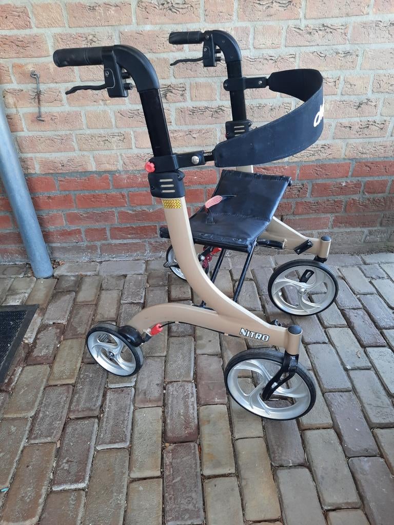Zeer nette staat nitro rollator inklapbaar, Diversen, Rollators, Ophalen